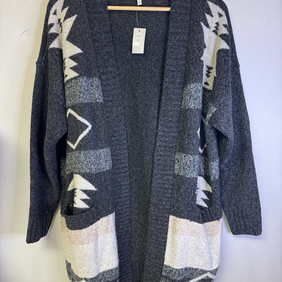 Maurices Aztec XL Gray and White Geometric Cardigan NWT - Picture 1 of 5